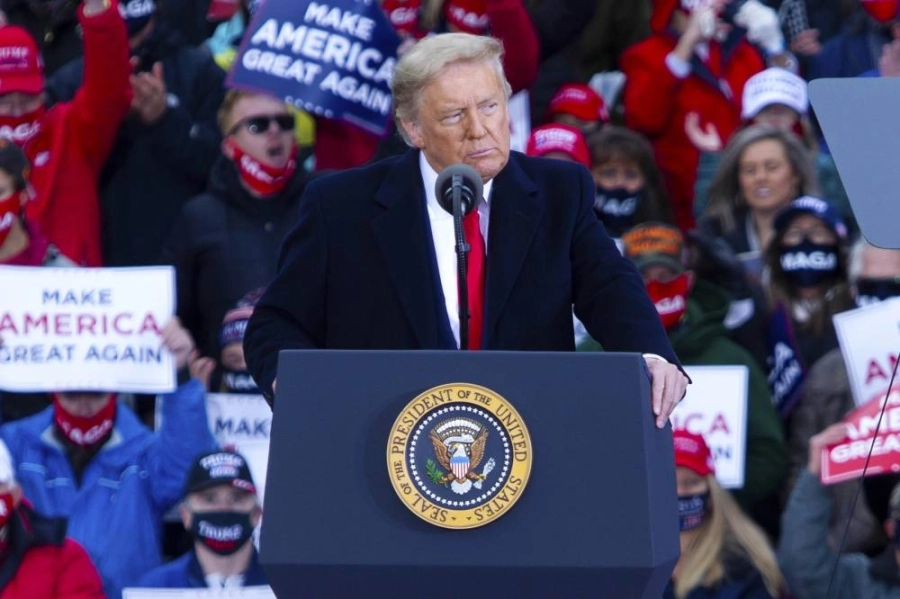 ترمب يتوعد إيران بالمزيد من العقوبات (د ب أ)