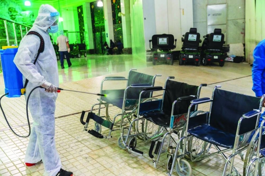 






من تعقيم العربات                                                                                                                              (مكة)