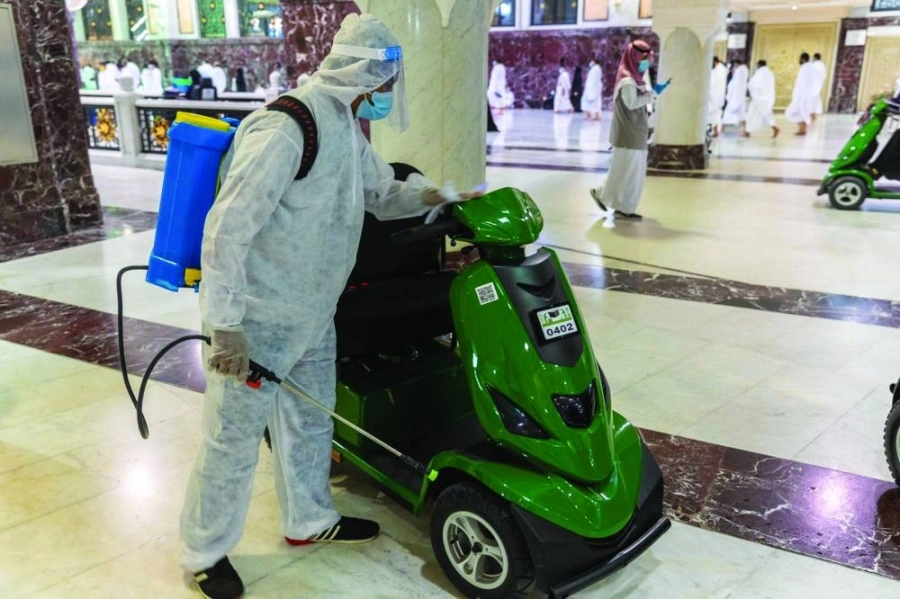 من تعقيم العربات (مكة) 