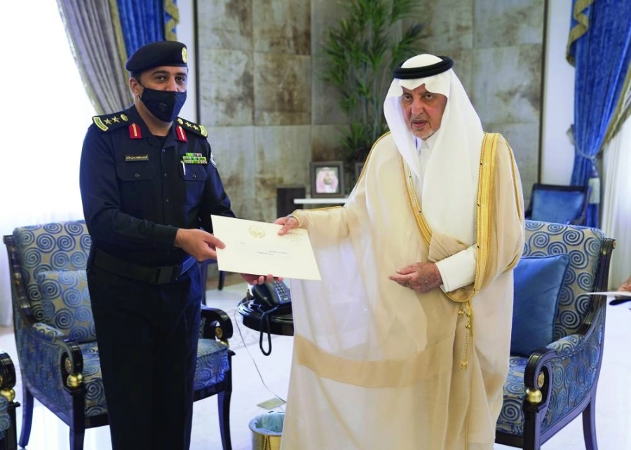 خالد الفيصل أثناء تكريم أحد الضباط (مكة)