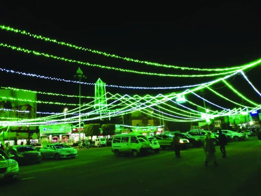 






تجهيزات حوثية لاحتفالية اليوم                   (مكة)