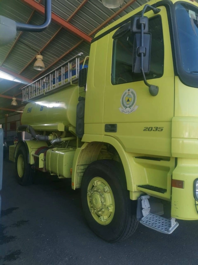 القاذفات الجبلية إحدى أهم المعدات المشاركة في إخماد الحريق (مكة)