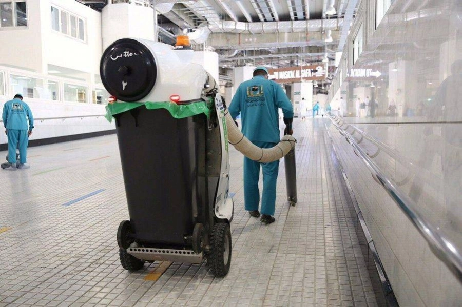 جانب من تعقيم الحرم الشريف