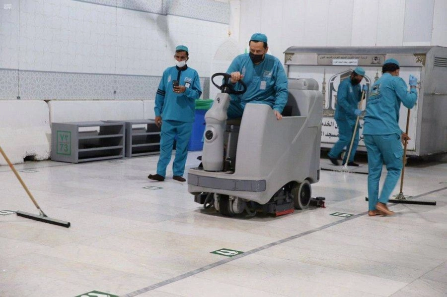 جانب من تعقيم الحرم الشريف