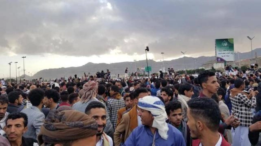 



الآلاف حضروا للمشاركة في زفاف المومري               (مكة)