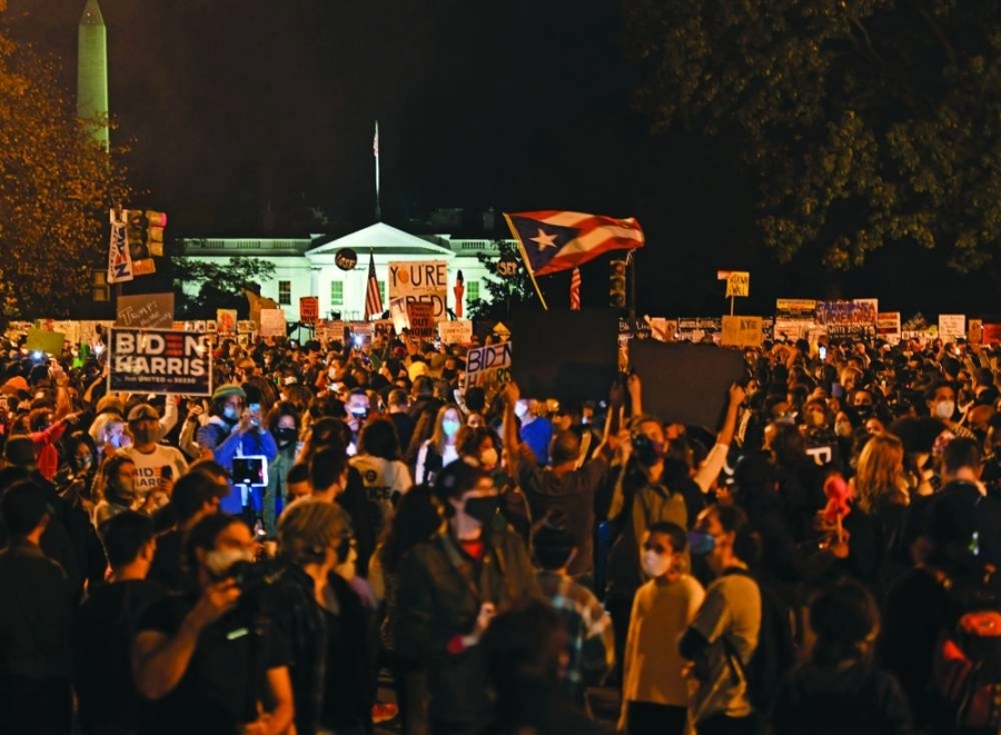 أنصار بايدن يحتفلون بانتصاره (د ب ا)