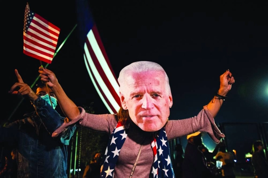 






صورة بايدن تتصدر احتفالات الأمريكيين                (د ب أ)