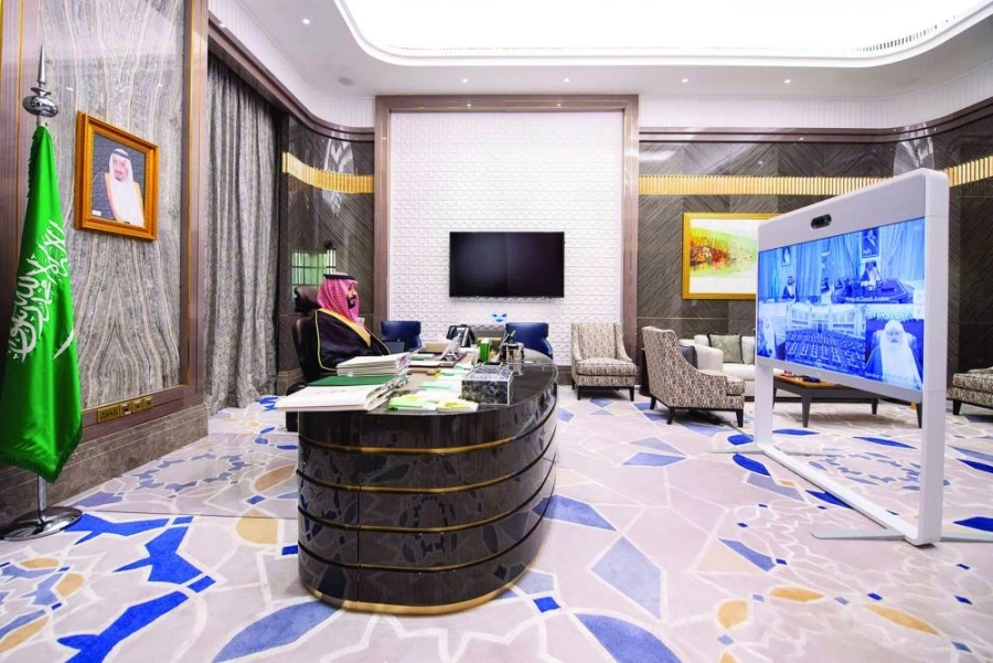 






ولي العهد مستمعا للخطاب الملكي