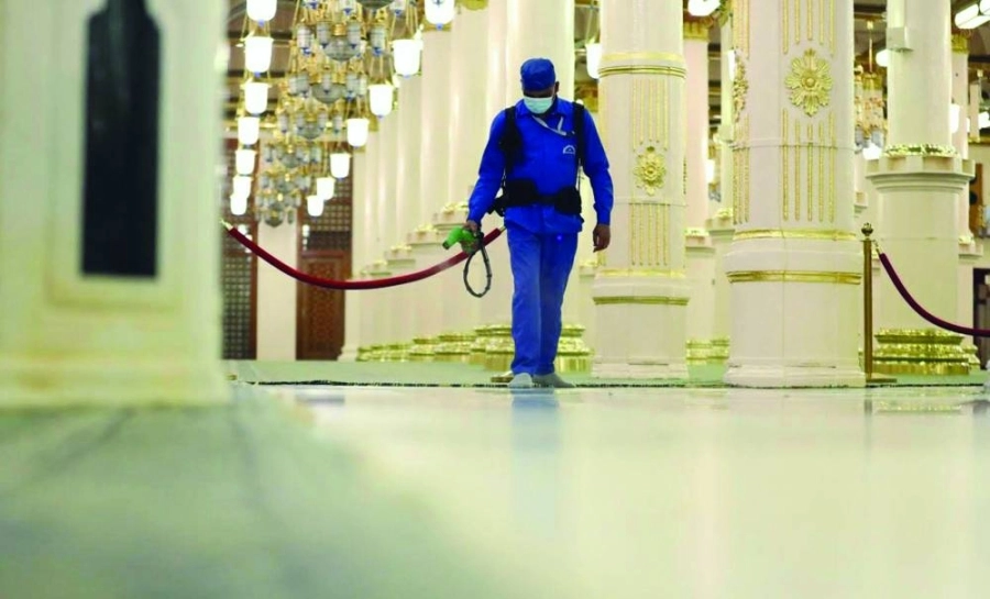 






خلال فرش السجاد الفاخر                                           (مكة)