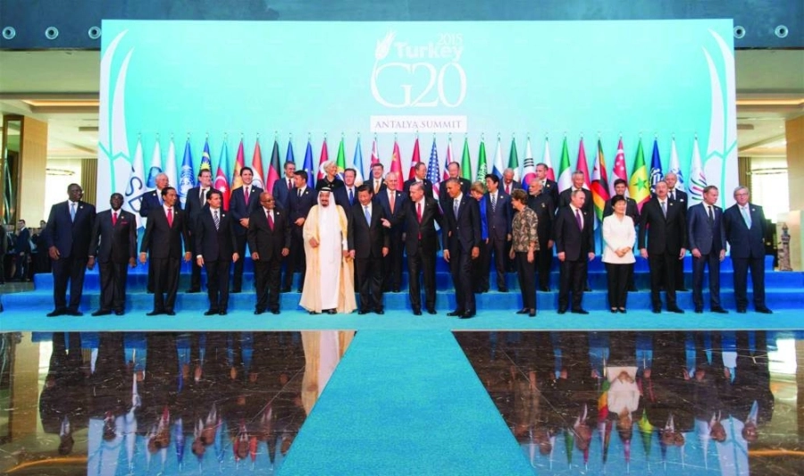 






خادم الحرمين الشريفين خلال قمة أنطاليا                                                                                                                                                               (واس)