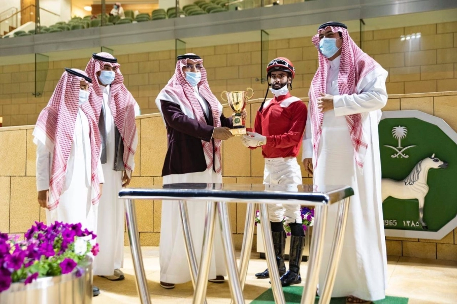 "حتم وحلاف" بطلا كأسي "كلية الملك خالد ومجلس الإدارة"