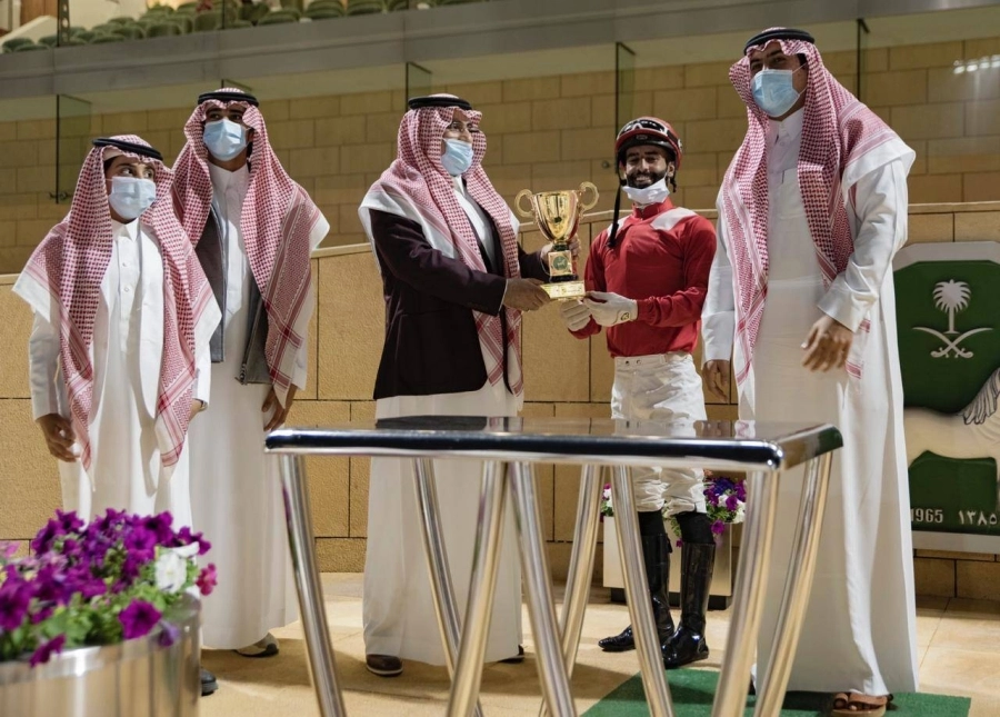 "حتم وحلاف" بطلا كأسي "كلية الملك خالد ومجلس الإدارة"