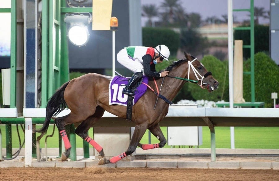 "حتم وحلاف" بطلا كأسي "كلية الملك خالد ومجلس الإدارة"