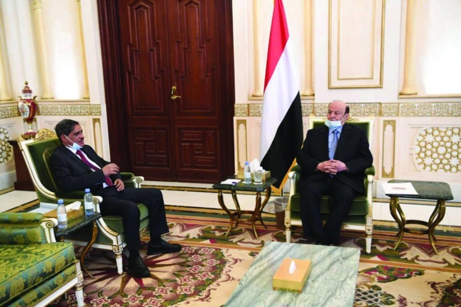 






الرئيس اليمني ومحافظ حضرموت             (مكة)