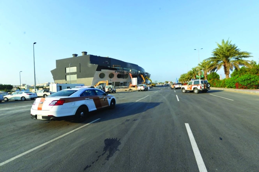 عمليات إزالة السفينة أمس (مكة) 