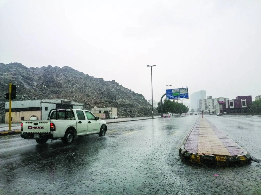 الأمطار الغزيرة التي شهدتها العاصمة المقدسة أمس (أنس الحارثي) 