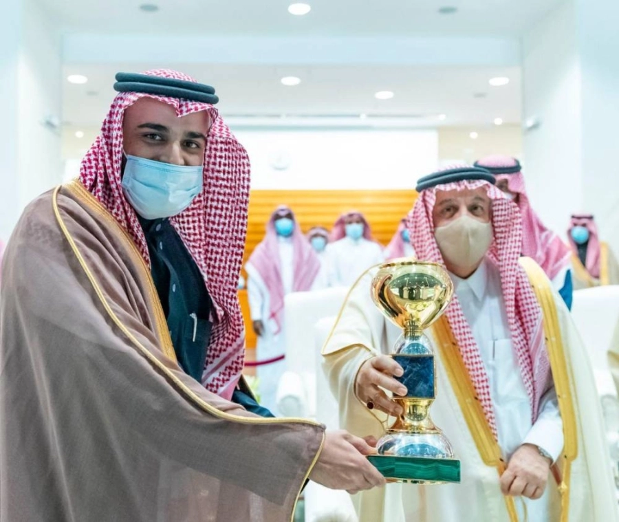جانب من رعاية أمير منطقة الرياض لكأس الوفاء 