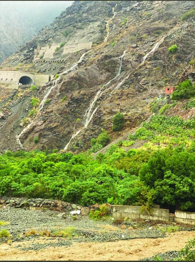 السيول كما بدت أمس