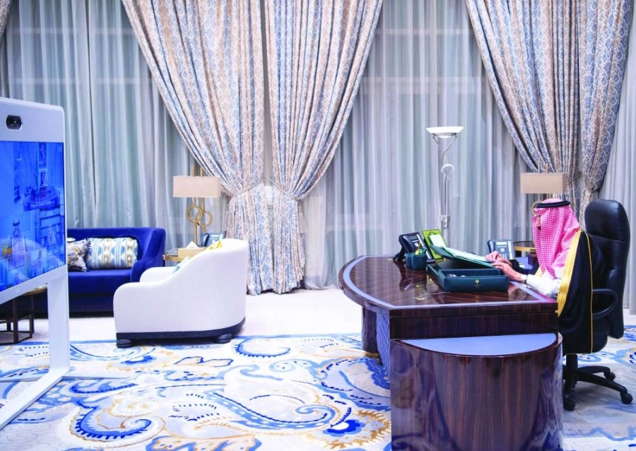 






 خادم الحرمين خلال ترؤسه جلسة مجلس الوزراء عبر الاتصال المرئي                                                                                                                                            (واس)