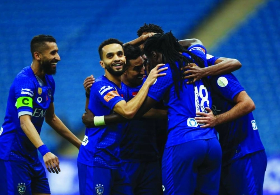 






فرحة لاعبي الهلال بأحد الأهداف                                                                  (مكة)