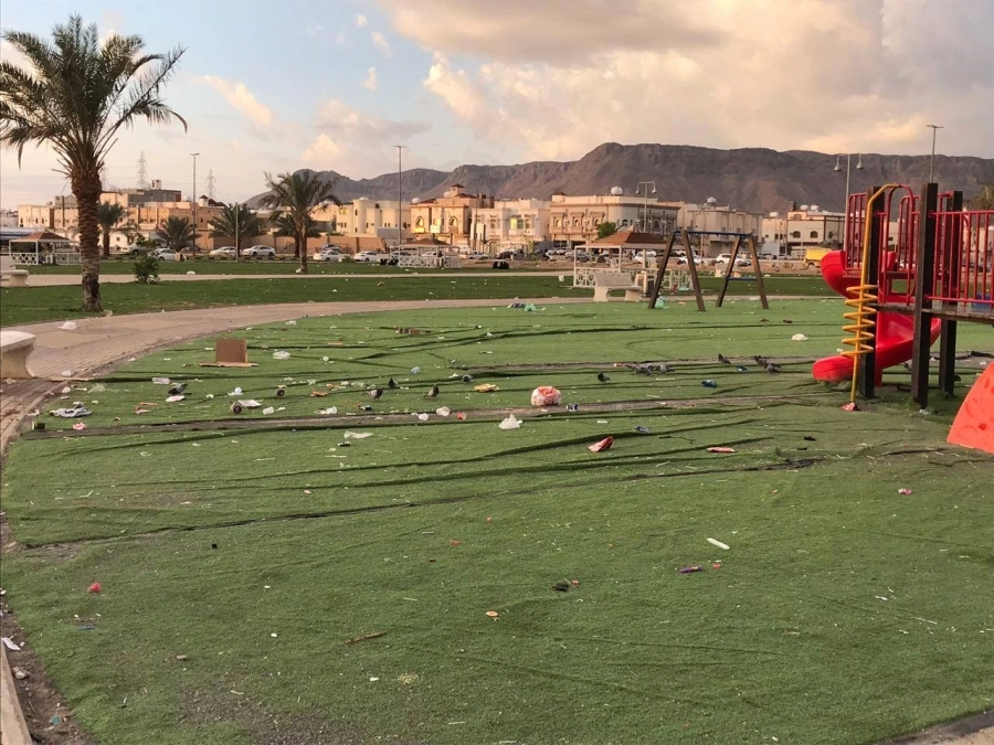 نفايات وإشعال نار للطهو والشيشة في حديقة الملك فهد بالمدينة المنورة                                             (مكة)