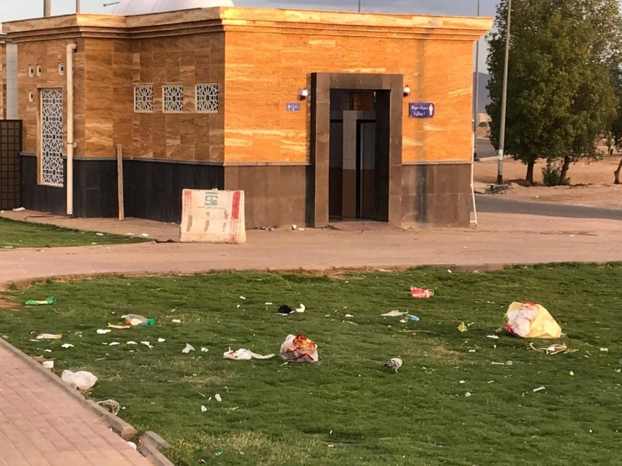 نفايات وإشعال نار للطهو والشيشة في حديقة الملك فهد بالمدينة المنورة                                             (مكة)