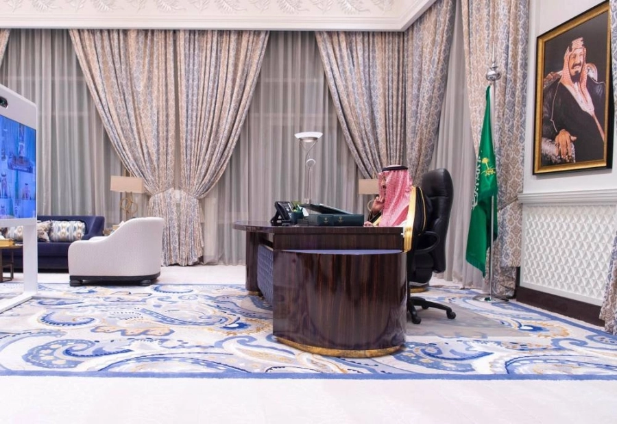 خادم الحرمين خلال ترؤسه جلسة مجلس الوزراء                                                                                                                                                          (واس)