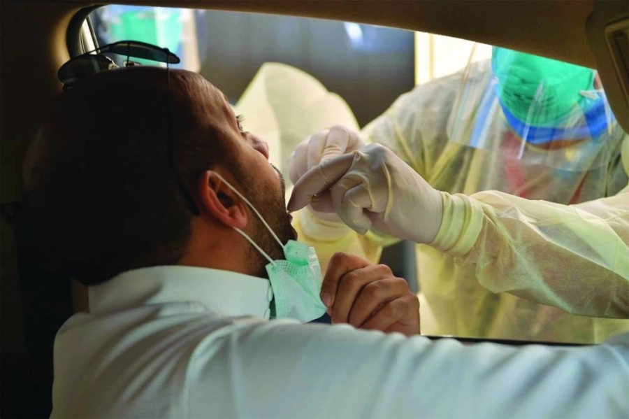 






من فحوص كورونا التي يأمل الجميع أن تنتهي مع اعتماد اللقاحات                                              (مكة)