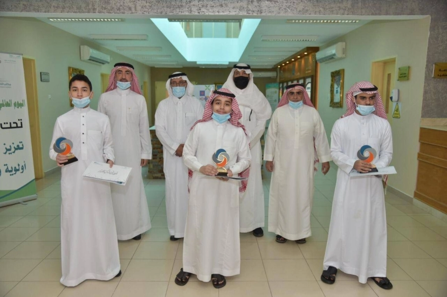 تتويج الطلاب الفائزين في مسابقة "جُدَدُ الشَمَال" بتعليم جدة