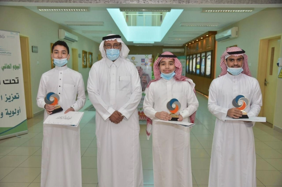 تتويج الطلاب الفائزين في مسابقة "جُدَدُ الشَمَال" بتعليم جدة