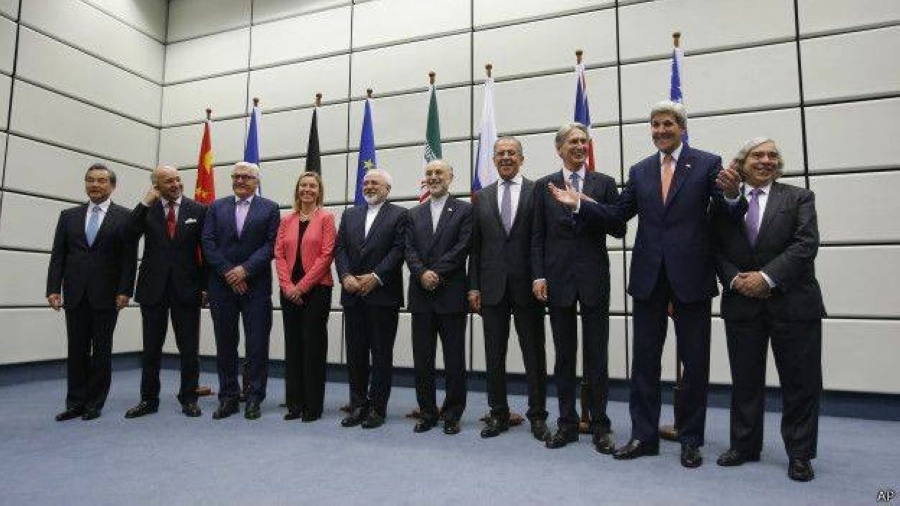 






الموقعون على الاتفاقية النووية قبل 5 سنوات                          (مكة)