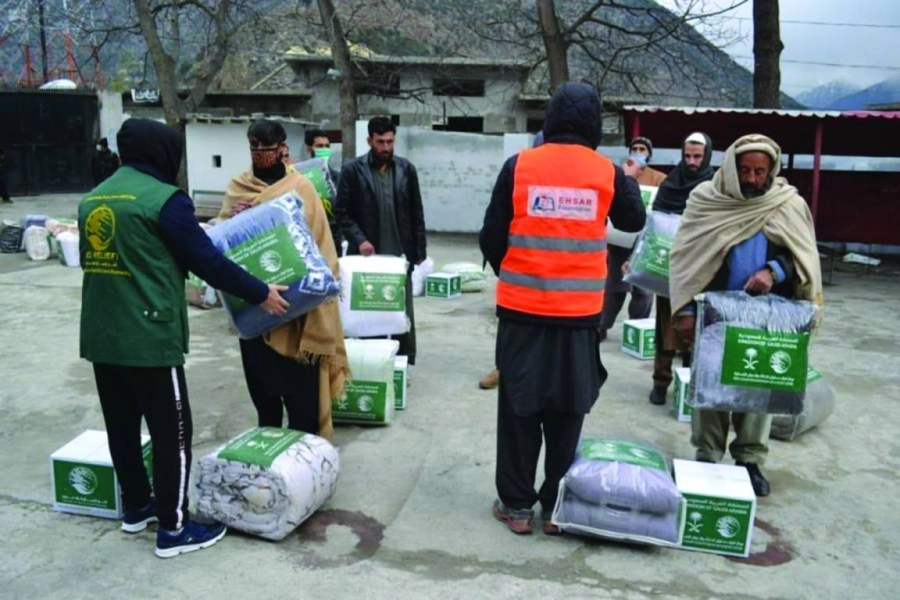 المساعدات السعودية عقب وصولها للباكستانيين (واس)