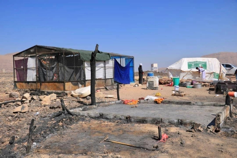 خيام وبطانيات وبسط وزعها مركز الملك سلمان للإغاثة للنازحين المتضررين من الحريق في وادي ذنة بمديرية صرواح التابعة لمحافظة مأرب.
