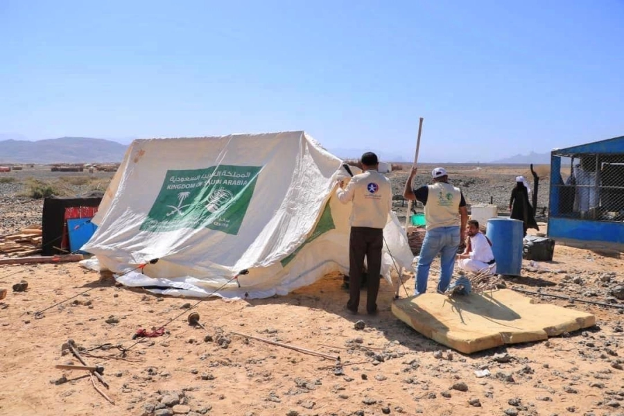 خيام وبطانيات وبسط وزعها مركز الملك سلمان للإغاثة للنازحين المتضررين من الحريق في وادي ذنة بمديرية صرواح التابعة لمحافظة مأرب.
