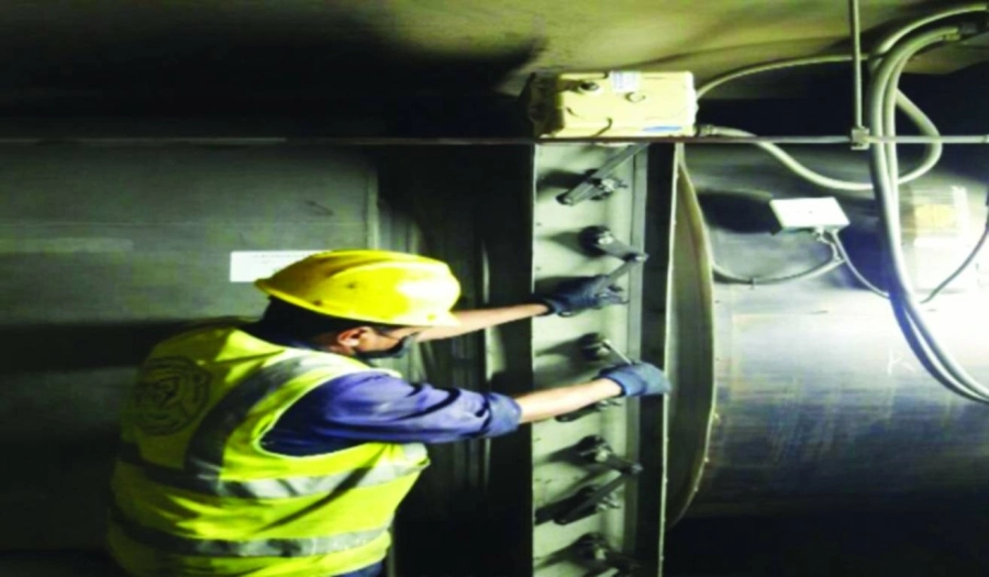 جانب من الصيانة الدورية بالأنفاق                 (مكة)