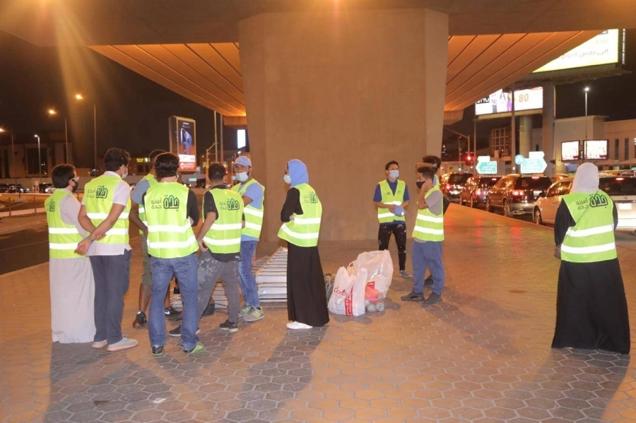 أمانة جدة تجمل الجسور بأعمال الموهوبين في الخط العربي