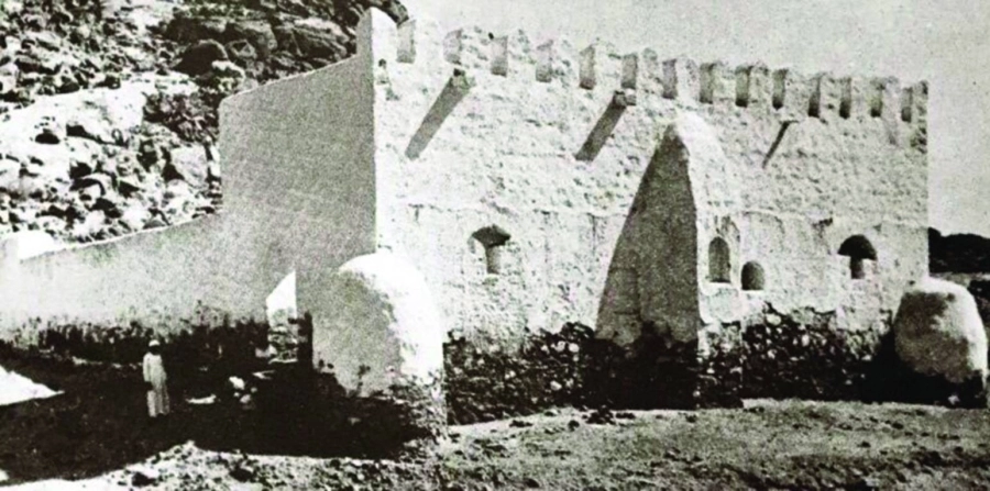 






مسجد البيعة بوضعه القديم                                                                                   (مكة)