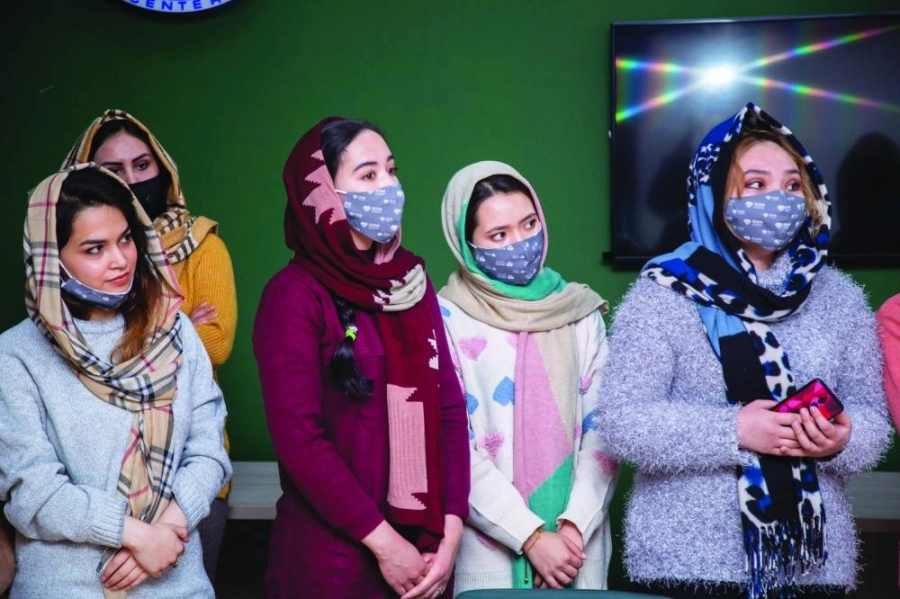 






أفغانيات يترقبن مصيرا مجهولا                                 (مكة)