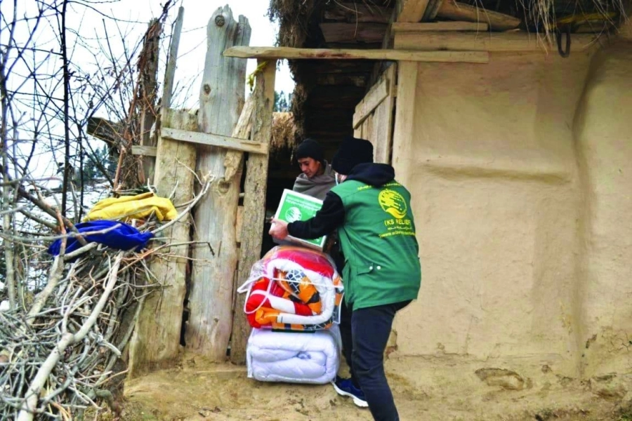 






فريق المركز يوزع حقائب شتوية                                                      (واس)