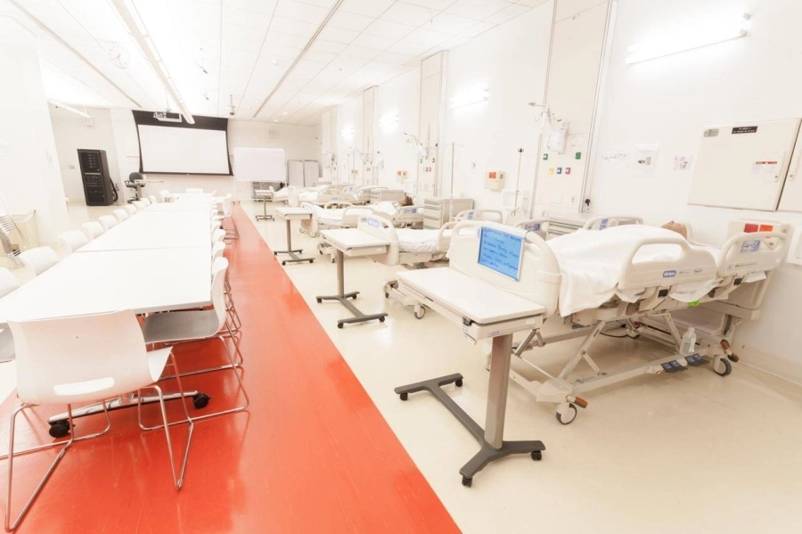 كلية التمريض تنظم مؤتمرا افتراضيا