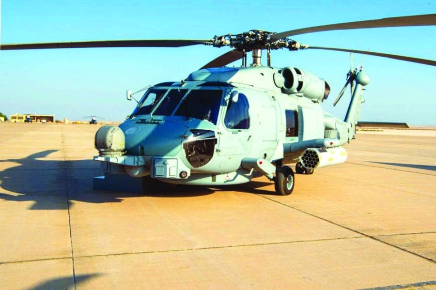 طائرات (MH-60R) العمودية القتالية متعددة المهام، التي دشنتها القوات البحرية أمس، حيث تمتلك أحدث التقنيات والمنظومات للحروب المضادة للأهداف السطحية وتحت السطحية التي تعزز الأمن البحري.