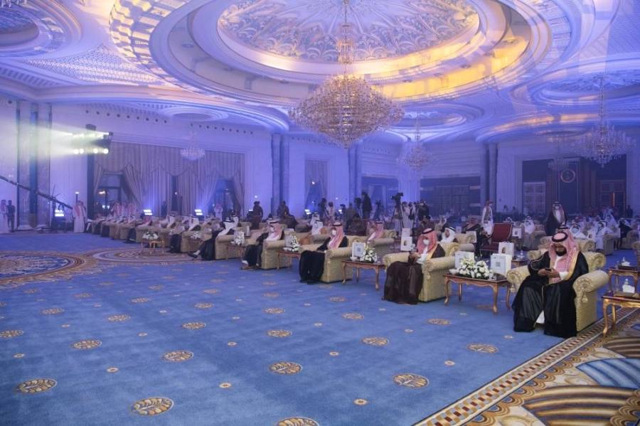 أمير مكة يكرم الفائزين بجائزة عبدالله الفيصل العالمية للشعر العربي