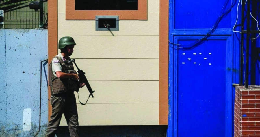 






أحد السجون التركية