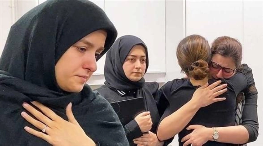 دموع إيرانيات على فقد ذويهم في 2020 (مكة)