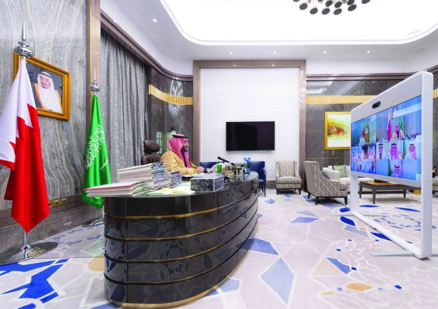 






الأمير محمد بن سلمان مترئسا الاجتماع من الجانب السعودي                                                                                                          (واس)