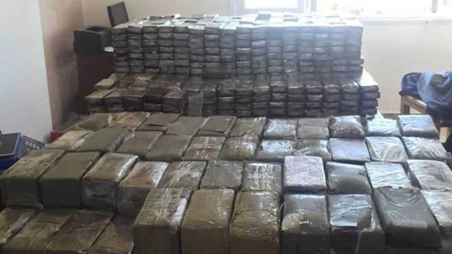 






كميات كبيرة من المخدرات تم ضبطها                                                         (مكة)