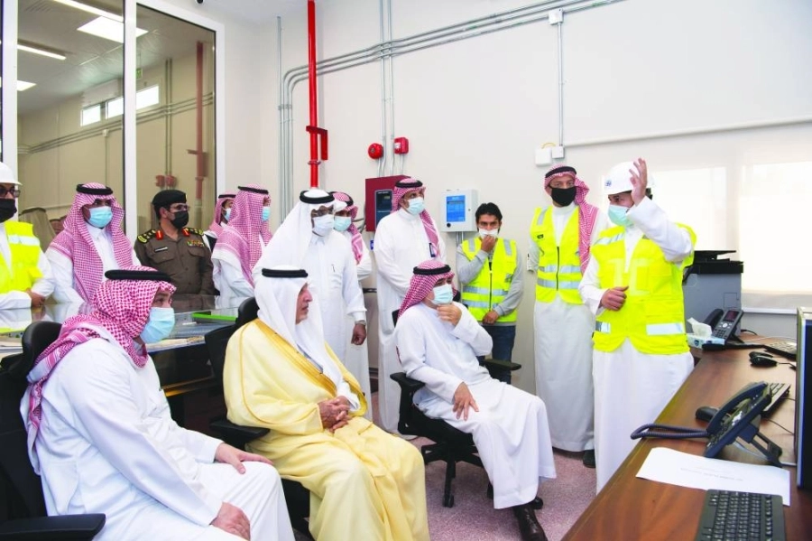 خالد الفيصل يطلع على مشاريع جدة (مكة) 