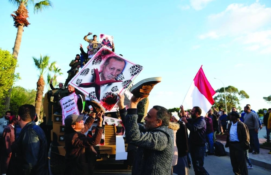 






مظاهرات الغضب تتزايد ضد إردوغان في العالم العربي                                                                           (مكة)