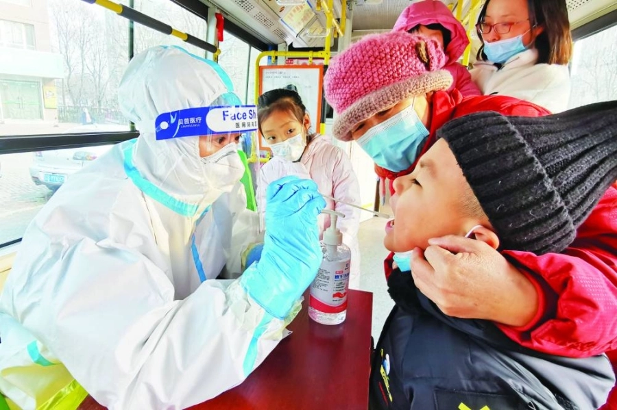 أجواء كورونا فرضت نفسها في كل دول العالم                            (د ب أ)