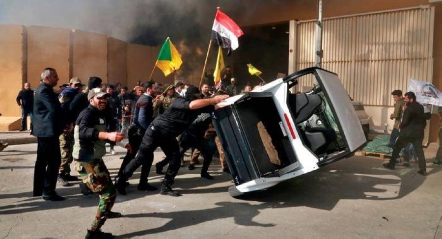 اعتداءات على السفارة الأمريكية في بغداد                             (مكة)